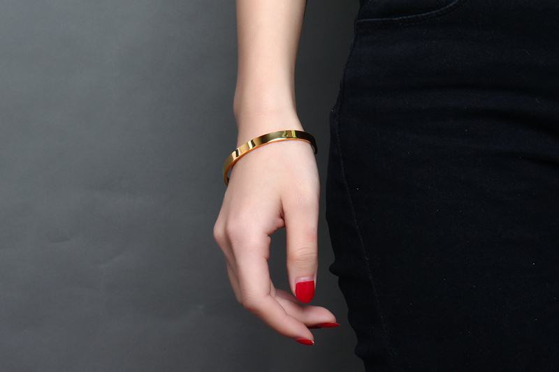 Bold Minimalist Silver Bangle