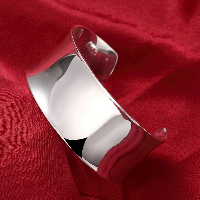 Minimalist Curved Bar Bracelet