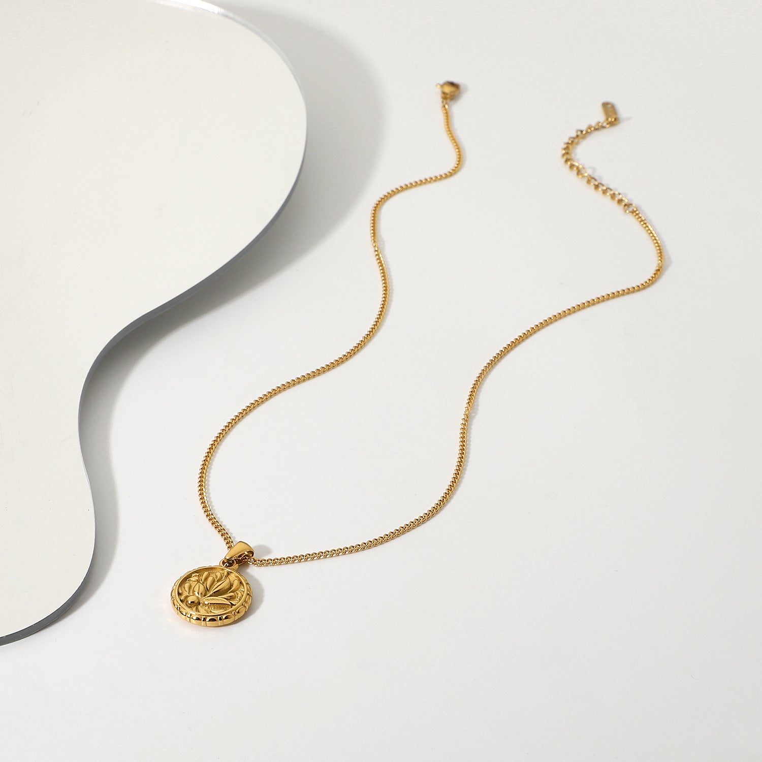 Vintage Rose Flower Coin Necklace – 18K Gold Plated